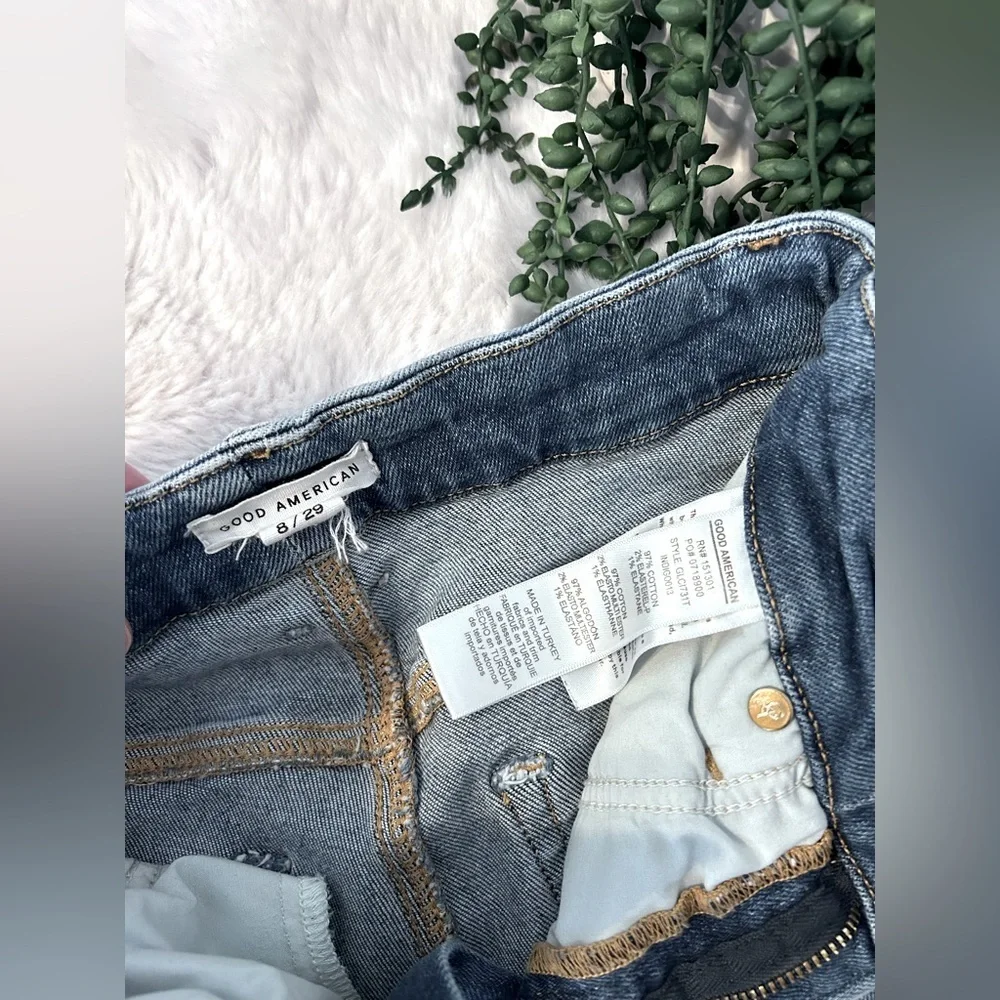 Good American High Waist Crop Destroyed Jeans Size 8/29 - Picture 3 of 6